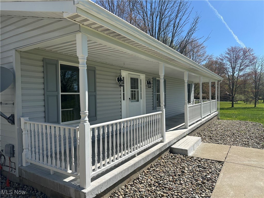 5869 Amy Boyle Road, Brookfield, Ohio image 2