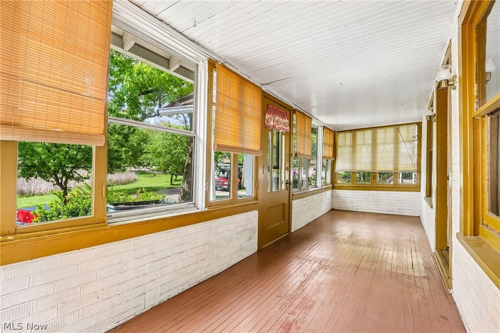 Photo of 549 Parkdale Drive, Akron, OH 44307 (MLS # 5208221)