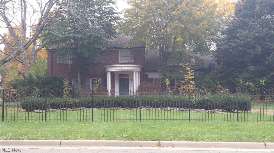5 BED/5 BATH 5-car attached garage in Fairlawn Heights!  A "DIAMOND IN THE ROUGH". This home needs work! A 1930's gem! A great fixer-upper for the right investor! THIS IS A SHORT SALE. SUBJECT TO 3RD PARTY LENDER APPROVAL