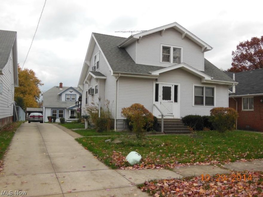 OUTSTANDING CONDITION 2 HOMES ON A 50X 215 LOT WITH A 3 CAR GARAGE !! FRONT HOUSE LARGE DOUBLE AND BACK HOUSE IS A 3 BDRM SINGLE !! NEW IN 2004  2 FAMILY HAD  TEAR OFF AND NEW ROOF, VINYL SIDING AND GUTTERS  !  NEW IN 2006 LARGE CEMENT DRIVEWAY WITH EXTRA WIDE PARKING IN BACK NEAR GARAGE ! NEW IN 2016  SINGLE FAMILY HOME HAD TEAR OFF AND NEW ROOF ! DOUBLE HAS NEWER FURNACES 2017 AND UP HTWT !  SINGLE HOME HAS NEWER FURNACE APPROX. 2005 !  ALL 3 UNITS HAVE 100 AMP BREAKER PANELS !!  ALL RENTS ARE LOW !  DOWN UNIT OF  DOUBLE  WILL BE  VACANT AS OF 3/3/2019. UP UNIT RENTED AT $425. ALL 1 YEAR LEASES AND M/M AFTER  !  SINGLE HOME RENTED AT $575. ! RENTS SHOULD BE AT LEAST 600 EACH ON DOUBLE AND 650 ON SINGLE TOTAL POTENTIAL AT LEAST $1850 A MONTH  EXCELLENT INVESTMENT ! LIVE IN ONE UNIT AND RENT OUT OTHER TWO OR RENT ALL THREE !! GREAT PROPERTY ! !  SELLER HAS PRICED FOR CASH ONLY OFFERS !  SELLER DOES NOT WANT ANY BUYERS WHO ARE NOT CASH !!