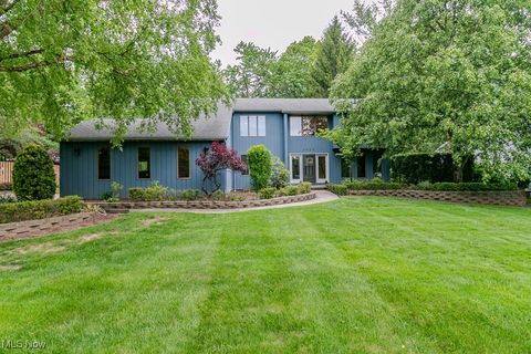 6036 Whiteford Drive Highland Heights OH 44143