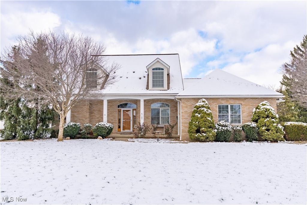 Photo of 6720 Bridgestone Circle NE, Canton, OH 44721 (MLS # 5176108)