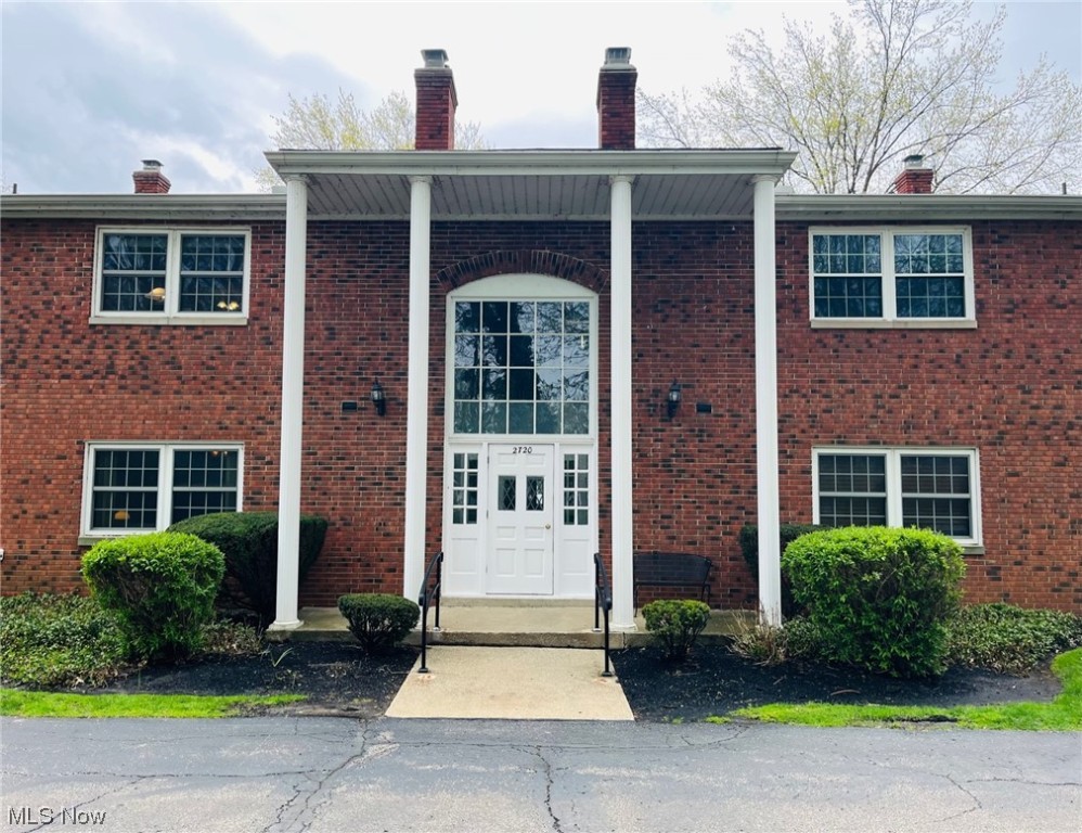 Heritage Circle Condo - Residential