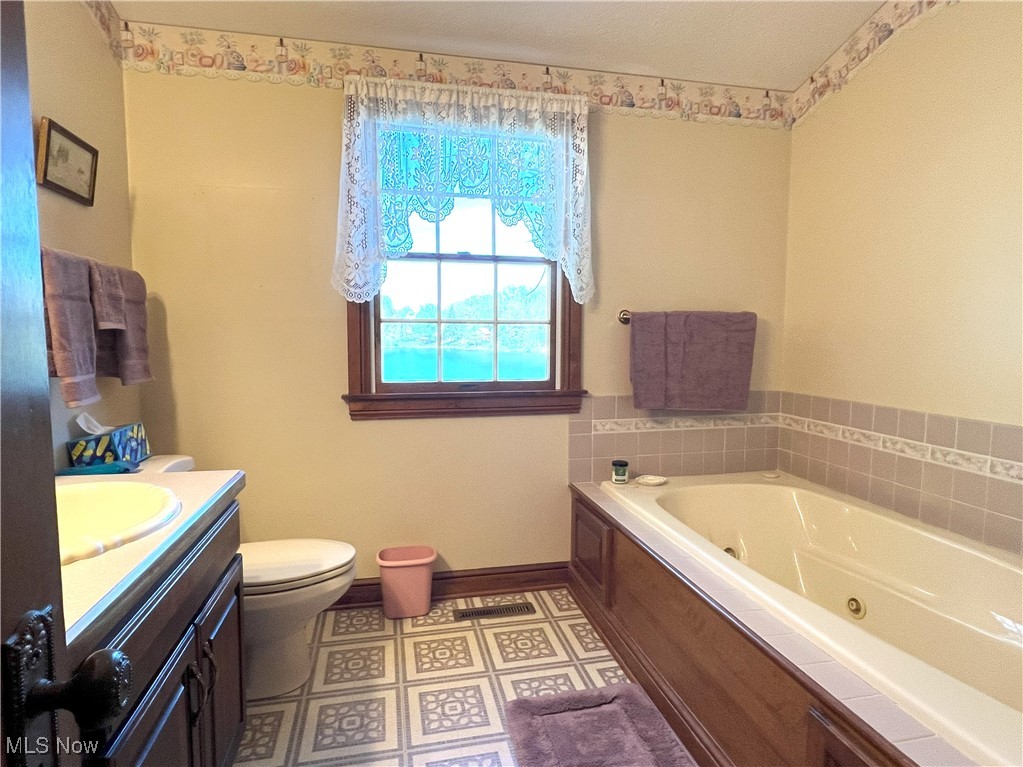 763 Jolson Avenue, Akron, Ohio image 24
