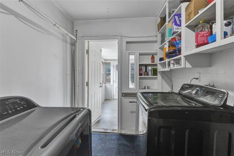 Tiny photo for 424 Woodstock Road, Eastlake, OH 44095 (MLS # 5180576)