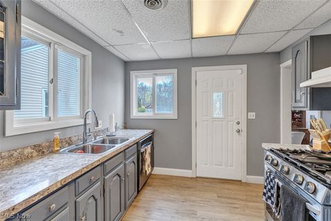 Tiny photo for 424 Woodstock Road, Eastlake, OH 44095 (MLS # 5180576)