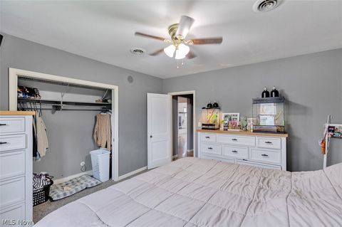 Tiny photo for 424 Woodstock Road, Eastlake, OH 44095 (MLS # 5180576)