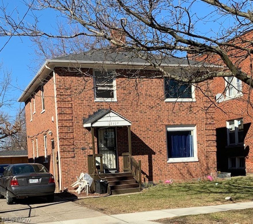 TURN KEY DUPLEX. Great income producing property down units is a 2 bed 1 bath rented for $581 a month up unit 2 bed 1 bath rents for $590 both tenants have lived ther4+ years month to month lease units can be rented for $750 each