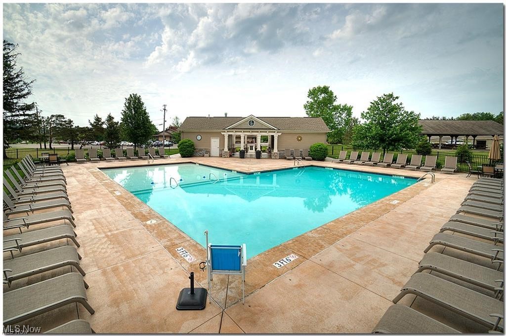 Wiltshire Golf Course Community - Residential