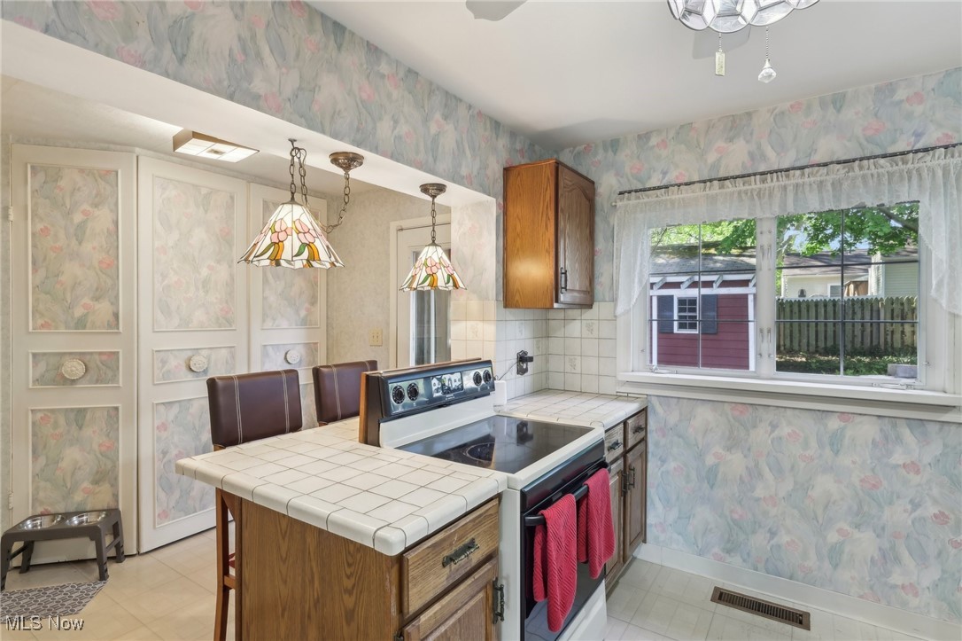 6008 Douglas Drive, Madison, Ohio image 17