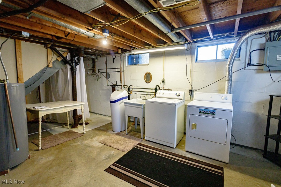 2440 40th Street, Canton, Ohio image 43