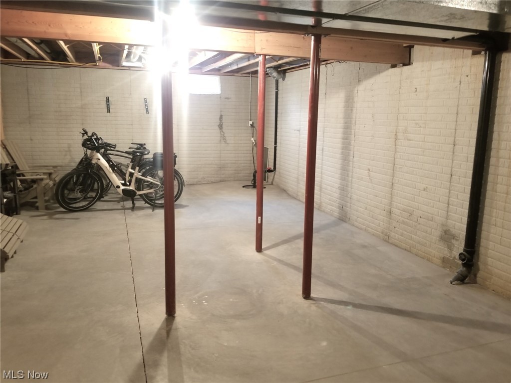 Villas/Waterford Xing Condo - Residential