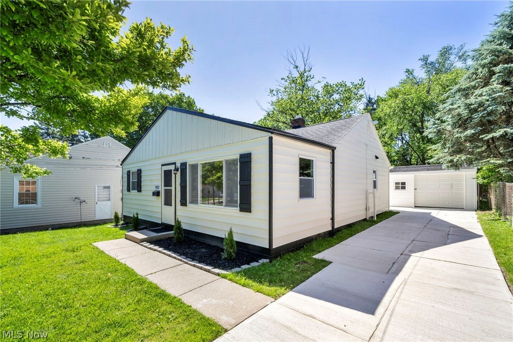 Photo of 9313 Crestwood Drive, Cleveland, OH 44130 (MLS # 5217624)