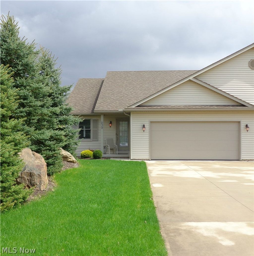 Photo of 239 Aspen Drive, Dover, OH 44622 (MLS # 5211754)
