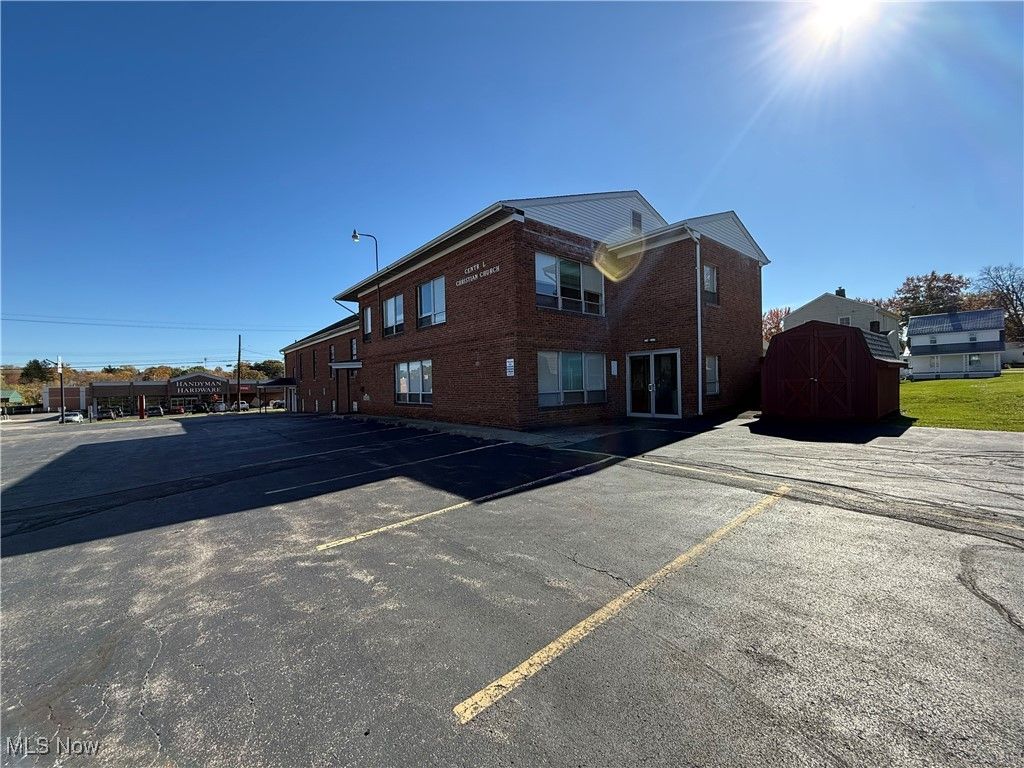 Photo of 44 S Main Street, Hubbard, OH 44425 (MLS # 5168179)