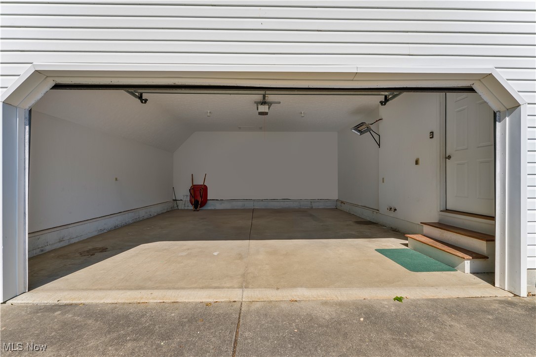 Whispering Stream Estate - Residential