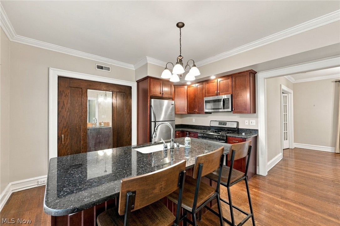 2469 Overlook Road 7