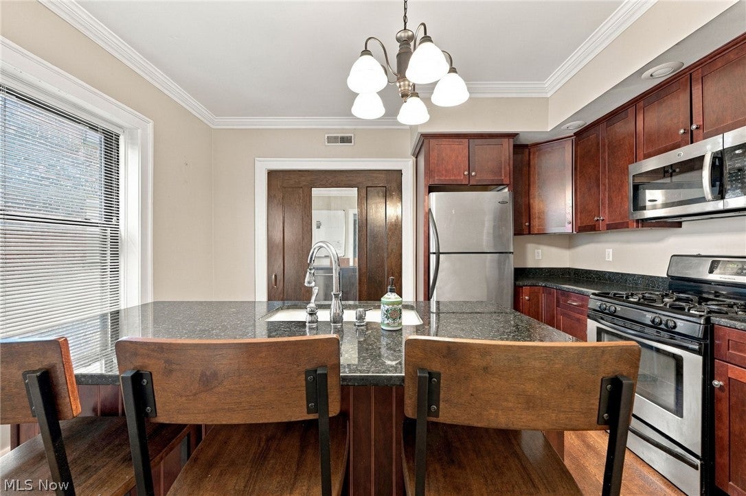 2469 Overlook Road 7
