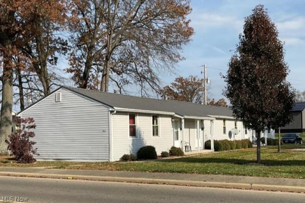 Photo of 2446 Bell Street #4, Zanesville, OH 43701 (MLS # 5202374)