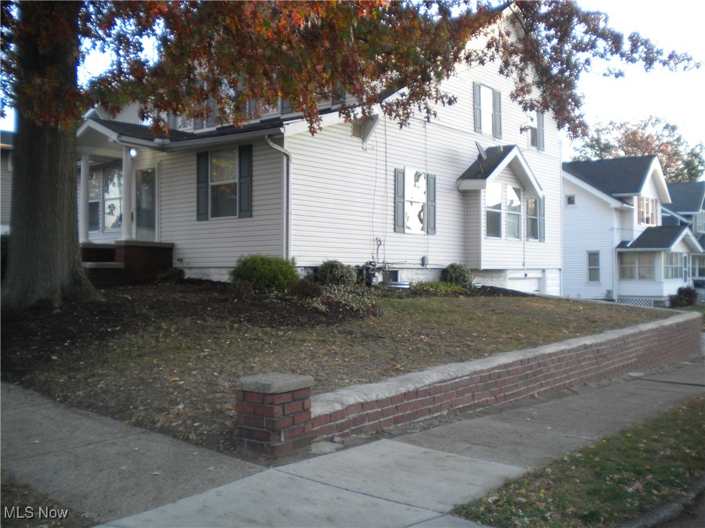 571 Parkview Avenue, Barberton, Ohio image 1