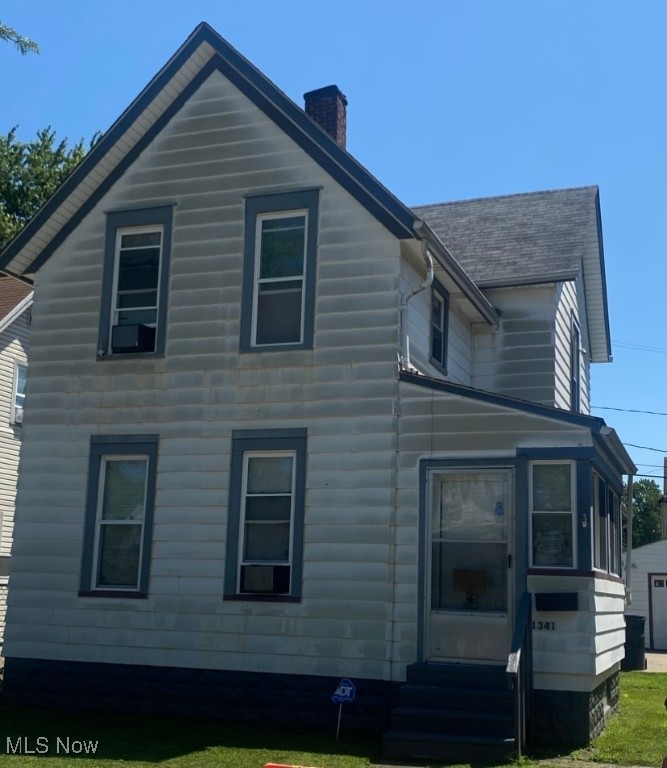 Don't miss out on this great opportunity for home ownership or investment! West side home offering 3 bedrooms and is conveniently located close to RTA Station, schools and shopping. Bring your finishing touches and build some equity in your Real Estate portfolio.