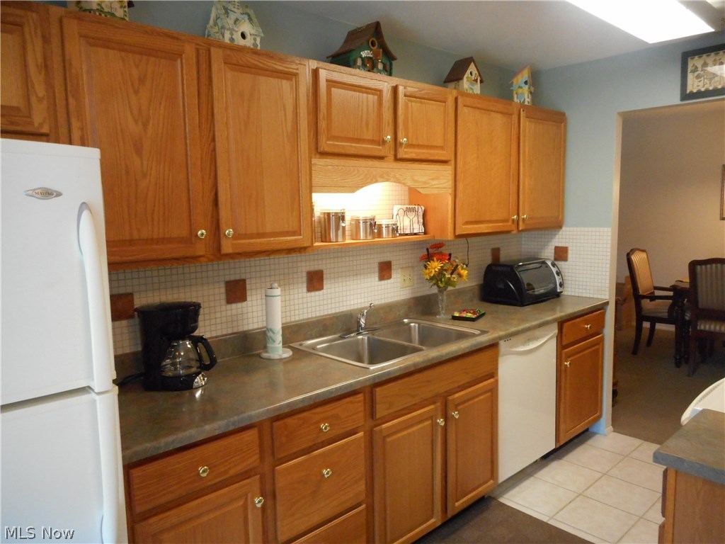 Silver Lake Towers Condo - Residential