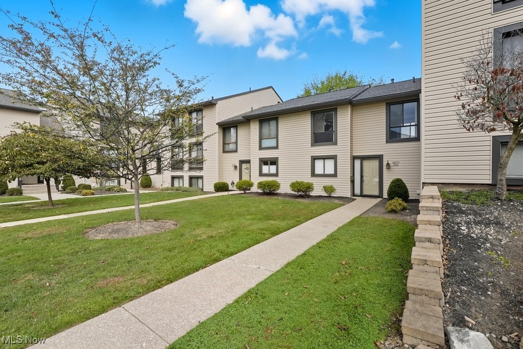 Oak Knolls Condo - Residential