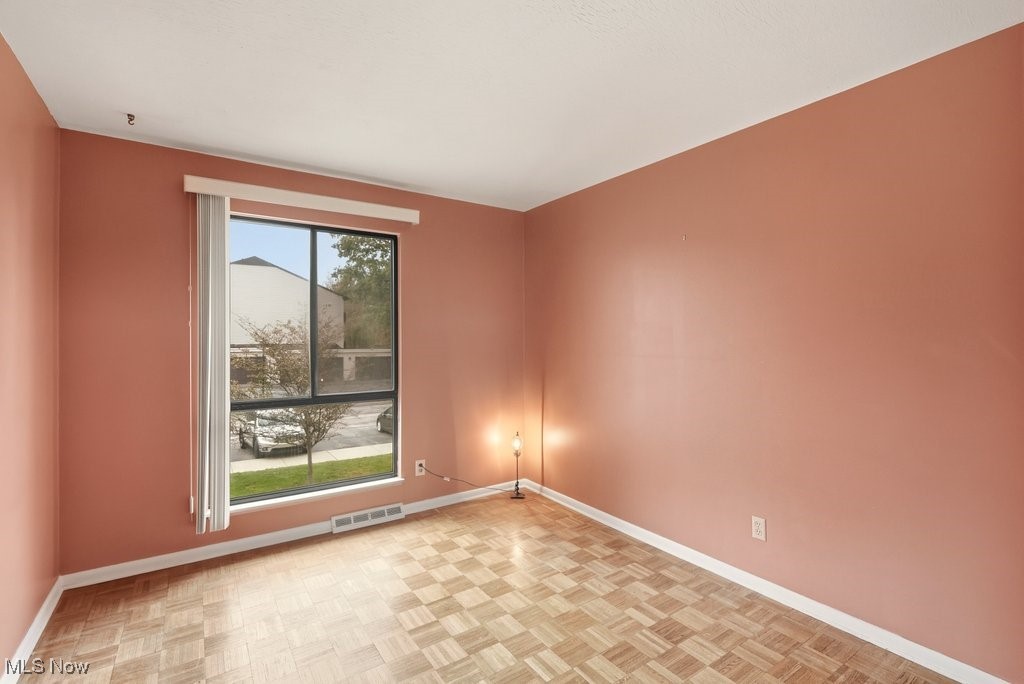 Oak Knolls Condo - Residential