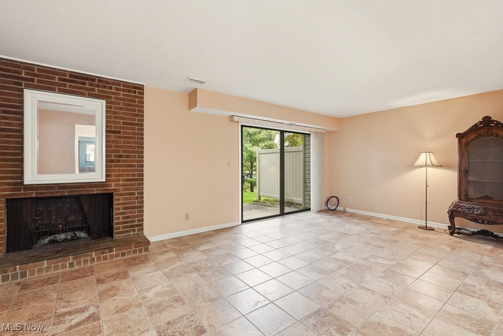 Oak Knolls Condo - Residential