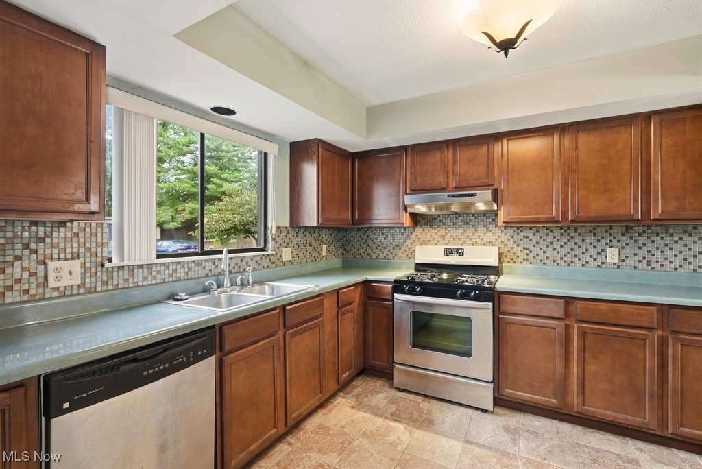 Oak Knolls Condo - Residential