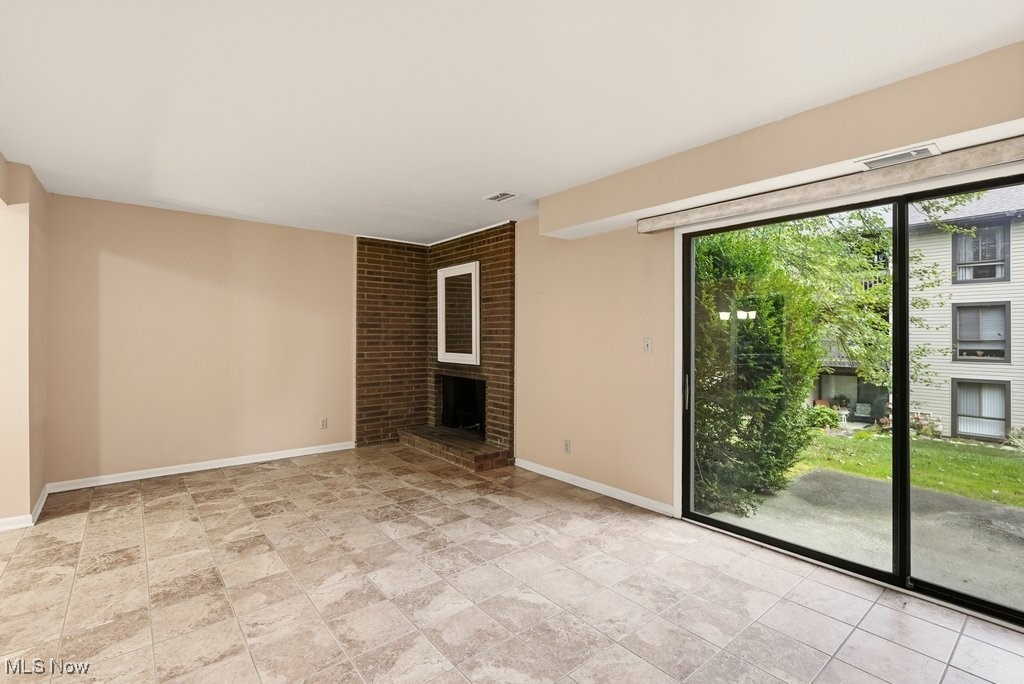 Oak Knolls Condo - Residential