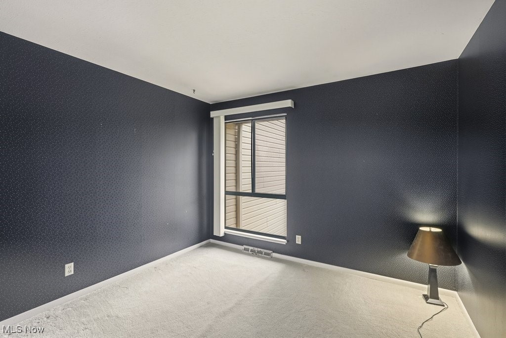 Oak Knolls Condo - Residential