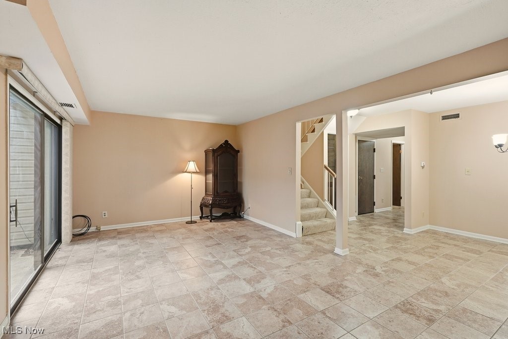 Oak Knolls Condo - Residential