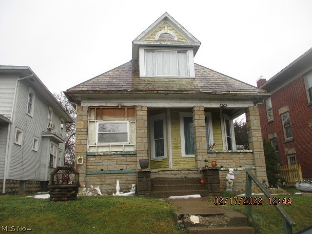 Price reduced! Great bones with this older home, located in a great neighborhood! Lots of space. Needs TLC but priced to sell. Larger rooms, natural woodwork, detached garage. With some sweat equity could be a gem. Perfect for the growing family. Located near schools and amenities. Nice back yard to relax in. Bring your buyer fast to this one!