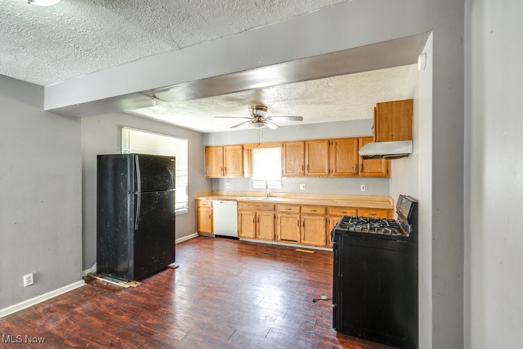Mattie B & James F Leonards S - Residential