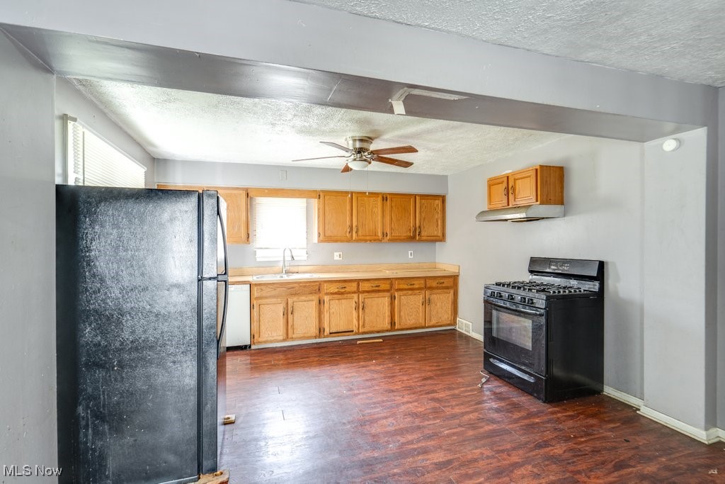 Mattie B & James F Leonards S - Residential