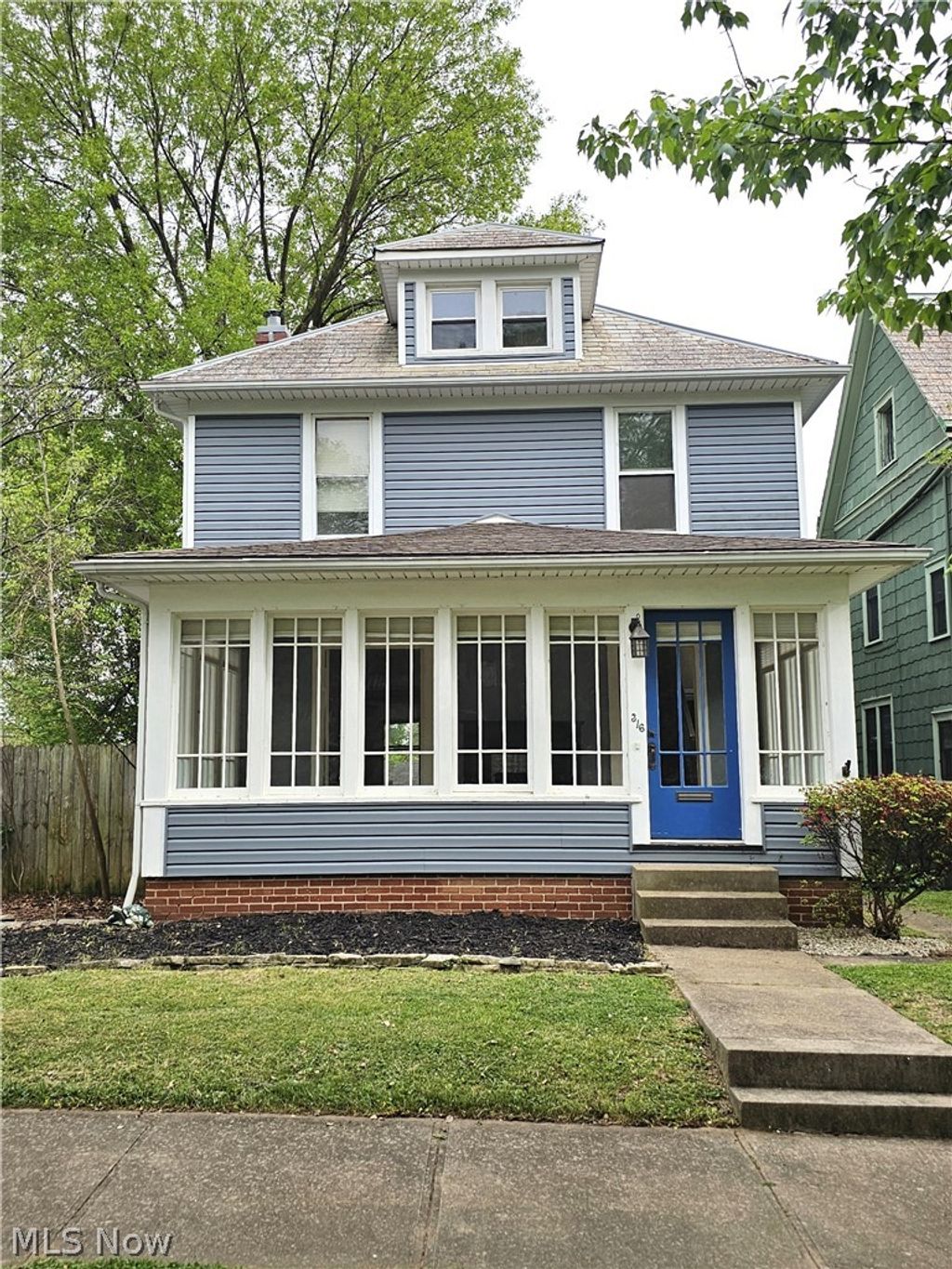 Photo of 316 Oakwood Avenue, Marietta, OH 45750 (MLS # 5205779)
