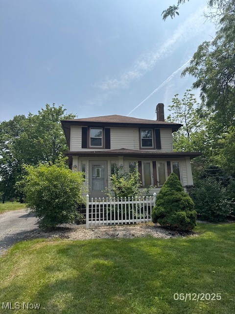 Nice Colonial featuring over 1232 sq ft. Large Living room with gas fireplace. Formal Dining with built-ins. 3 Spacious Bedrooms.
Full basement for extra storage. Large lot featuring an inground pool with fence. Great starter home. Great area with lots of charm and character. Close to Parks, Restaurants, Sports and all the amenities Bedford has to offer. Schedule your showing Today and make this your home. ** We do have mutlple offer - Should the Buyer choose to participate in submitting their highest and best offer, the deadline to do so is 7/30/2025 11:59:00 PM Mountain Time.