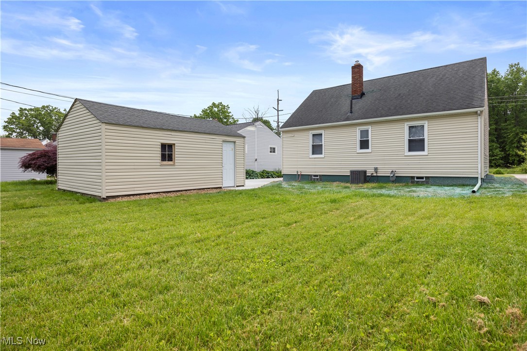 1731 E 36th Street, Lorain, Ohio image 28