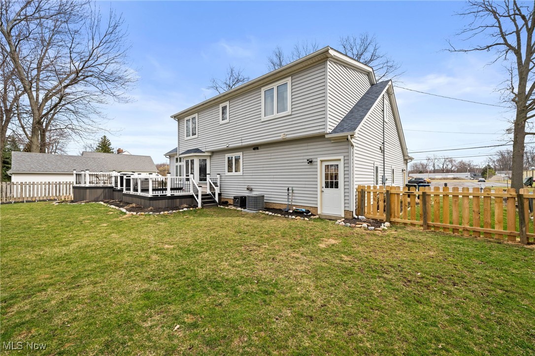 622 Harris Road, Sheffield Lake, Ohio image 28