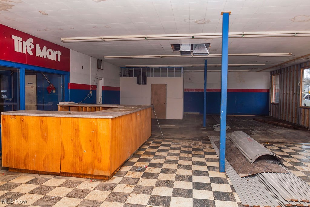 Connecticut Western Reserve - Commercial Sale