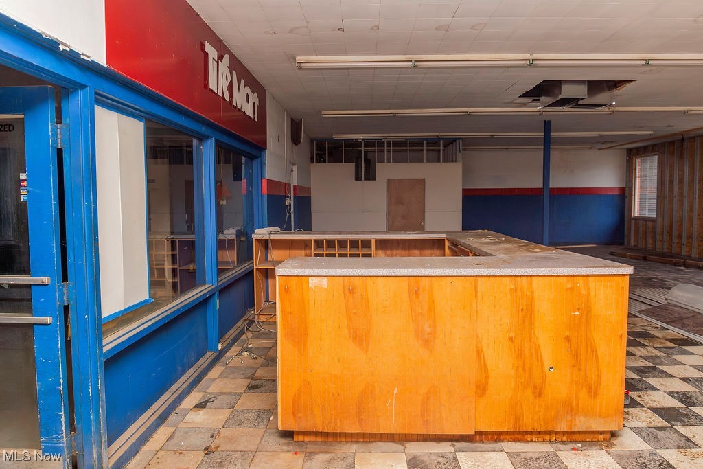 Connecticut Western Reserve - Commercial Sale