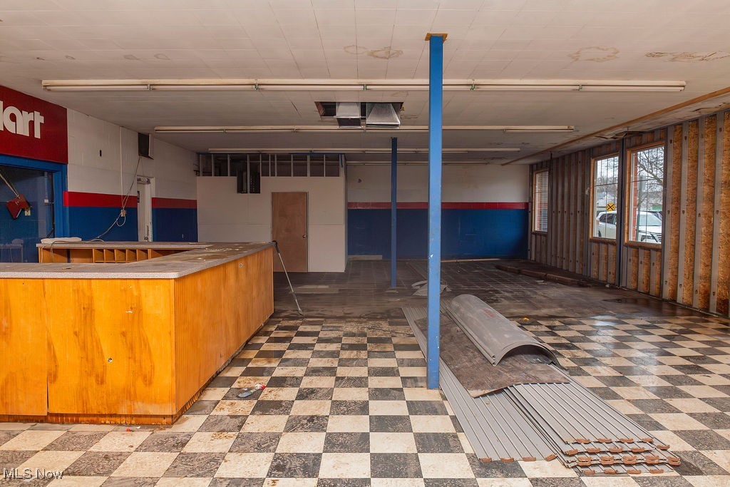 Connecticut Western Reserve - Commercial Sale