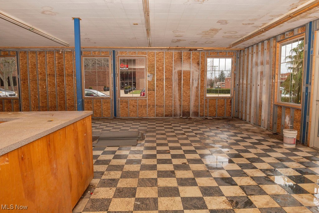 Connecticut Western Reserve - Commercial Sale