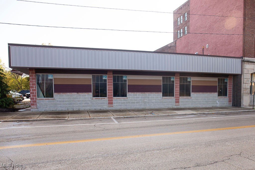 Connecticut Western Reserve - Commercial Sale