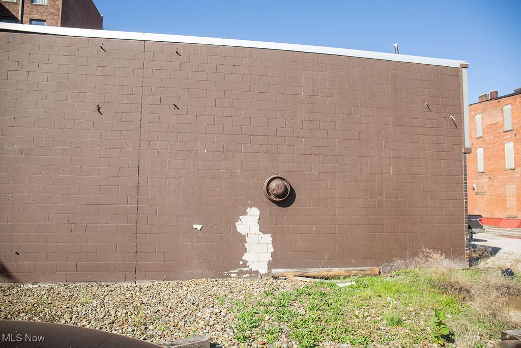 Connecticut Western Reserve - Commercial Sale