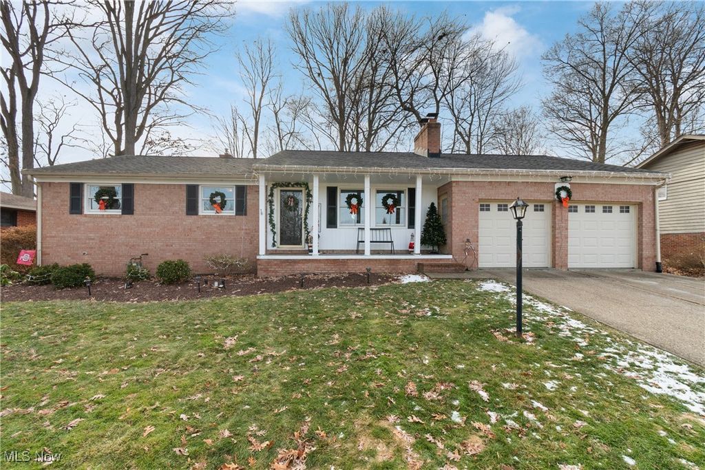 Photo of 3227 Greenpark Street NW, Massillon, OH 44646 (MLS # 5178276)