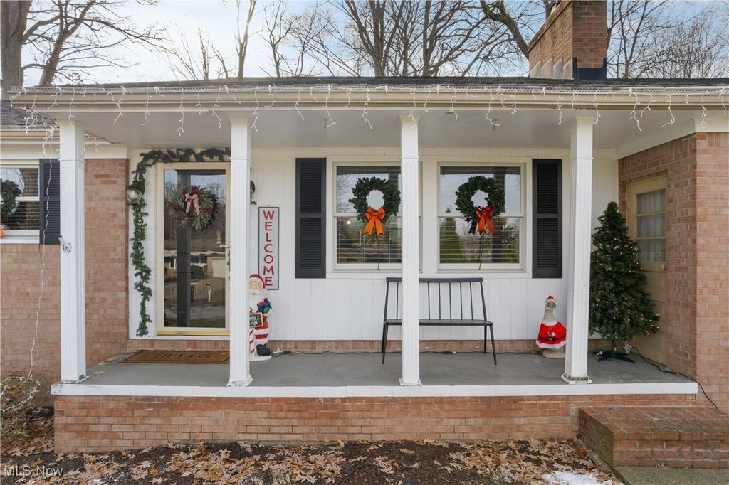 Photo of 3227 Greenpark Street NW, Massillon, OH 44646 (MLS # 5178276)