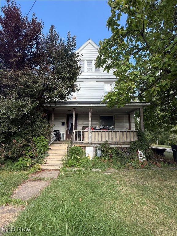 Investor opportunity in Elyria! This spacious 2-bedroom, 1-bath home offers over 2,000 sq ft of potential living space with a full basement for storage or future finishing. With its size and layout, this property is ideal for investors looking to add value through updates and renovations. Conveniently located near local amenities and major routes, this home provides an excellent chance to build equity and maximize returns. Don’t miss the opportunity to bring your vision to life in this large Elyria property.