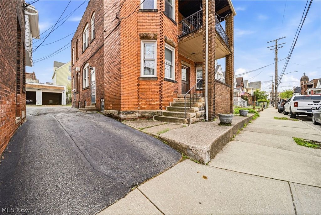 Photo of 1949 Coltman Road, Cleveland, OH 44106 (MLS # 5204909)